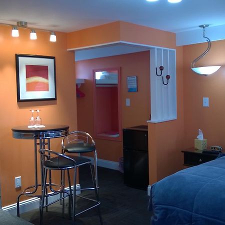 Miami Motel Кенъндейгуа Екстериор снимка