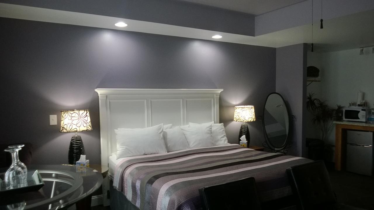 Miami Motel Кенъндейгуа Екстериор снимка