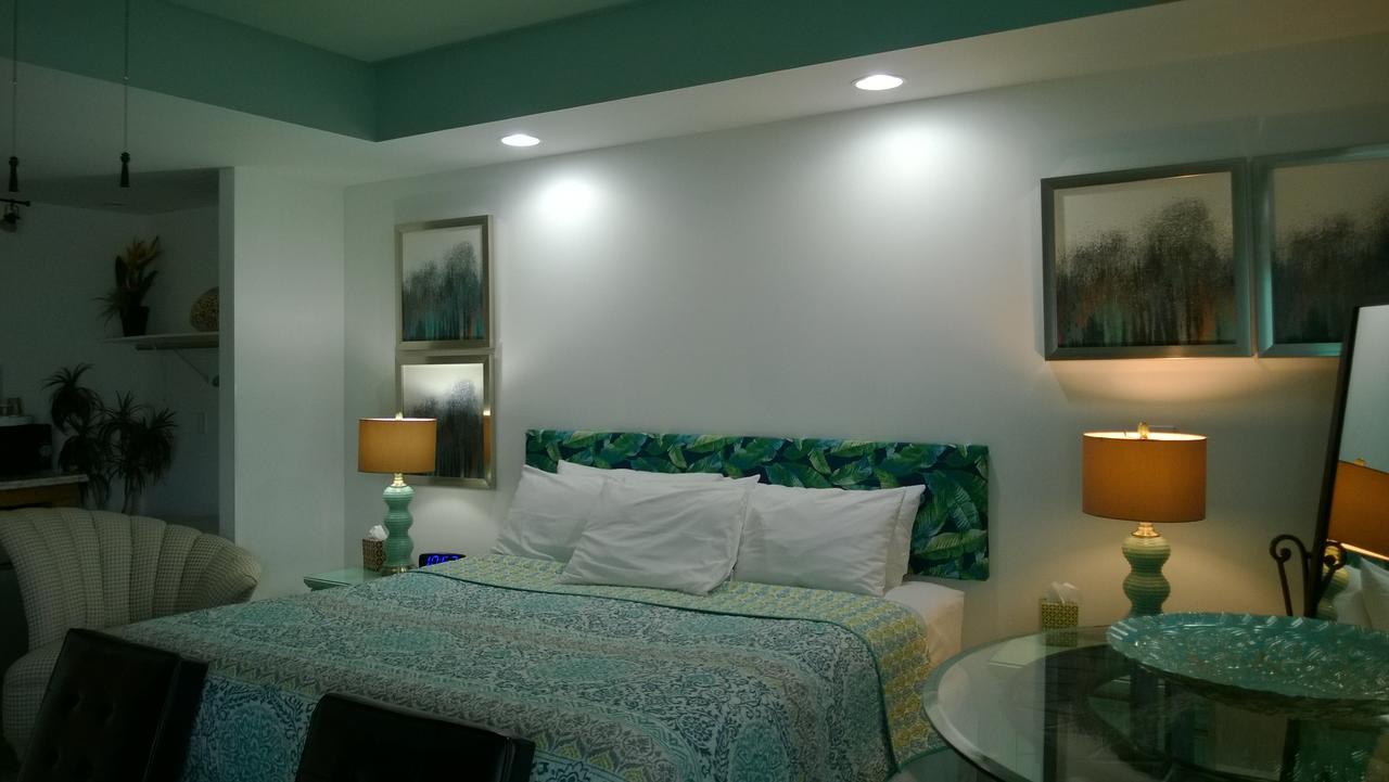 Miami Motel Кенъндейгуа Екстериор снимка